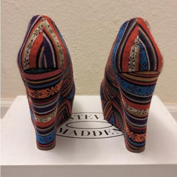 Steve Madden "Pammy" Wedge, size 6.5 - Picture 3 of 10